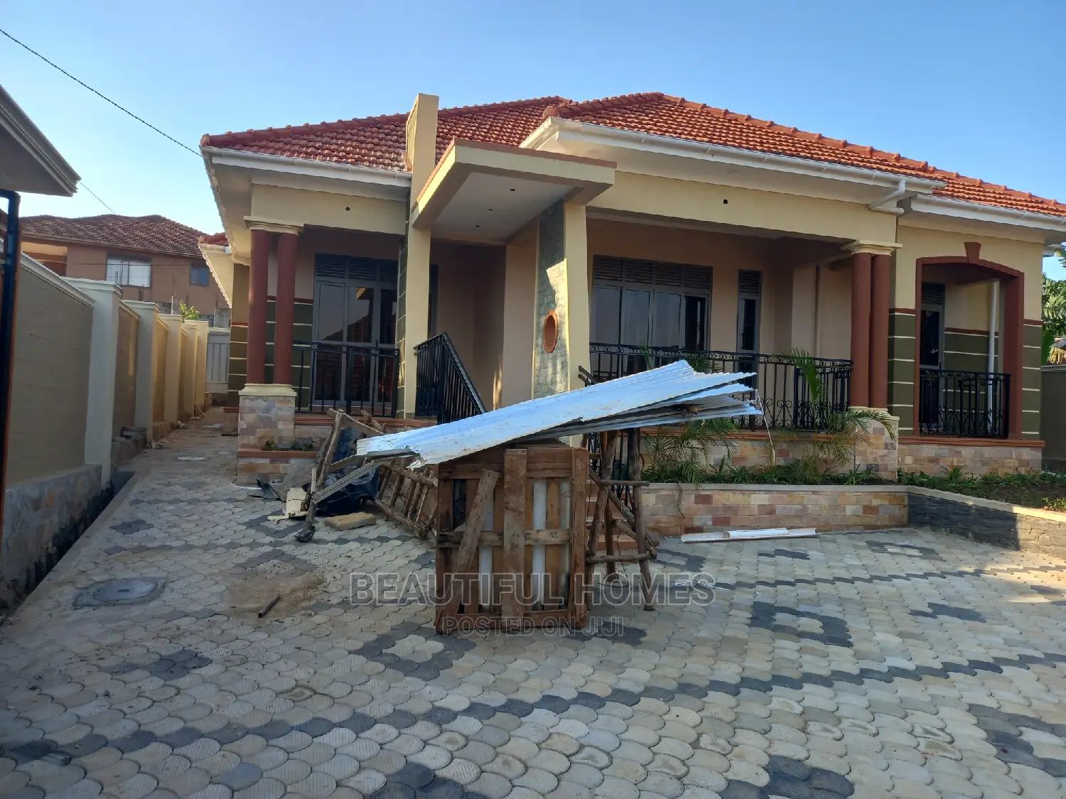 Furnished 4bdrm House in Kira Posh for Sale in Kira
