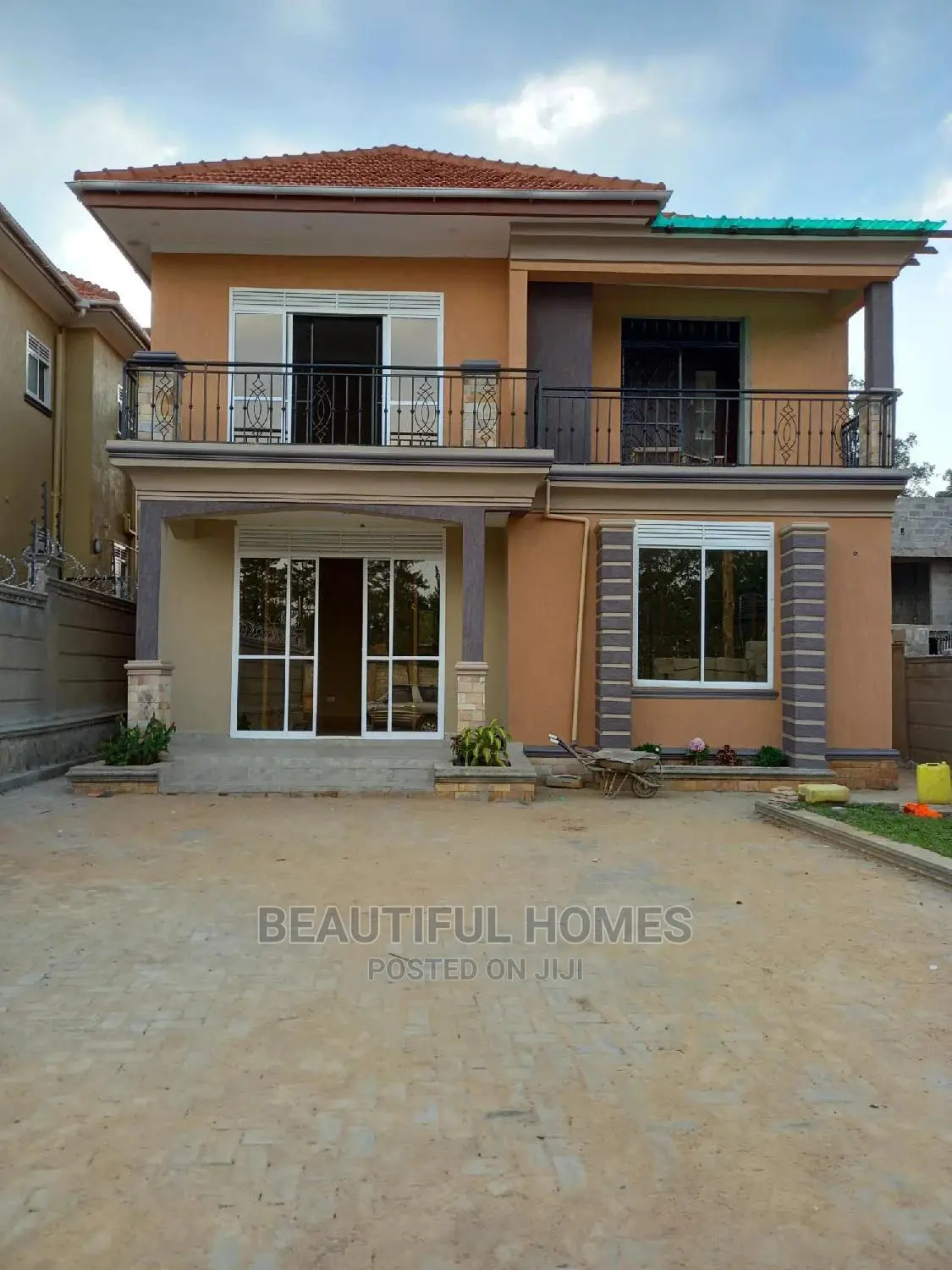 Furnished 4bdrm House in Tarmack, Kira for Sale in Kira