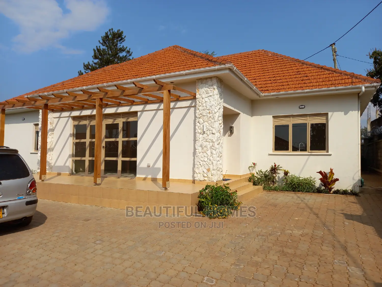 Furnished 4bdrm House in Tarmacked, Kira for Sale in Kira