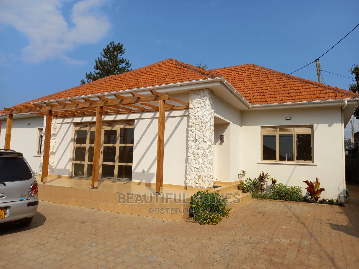 Furnished 4bdrm House in Tarmacked, Kira for Sale in Kira