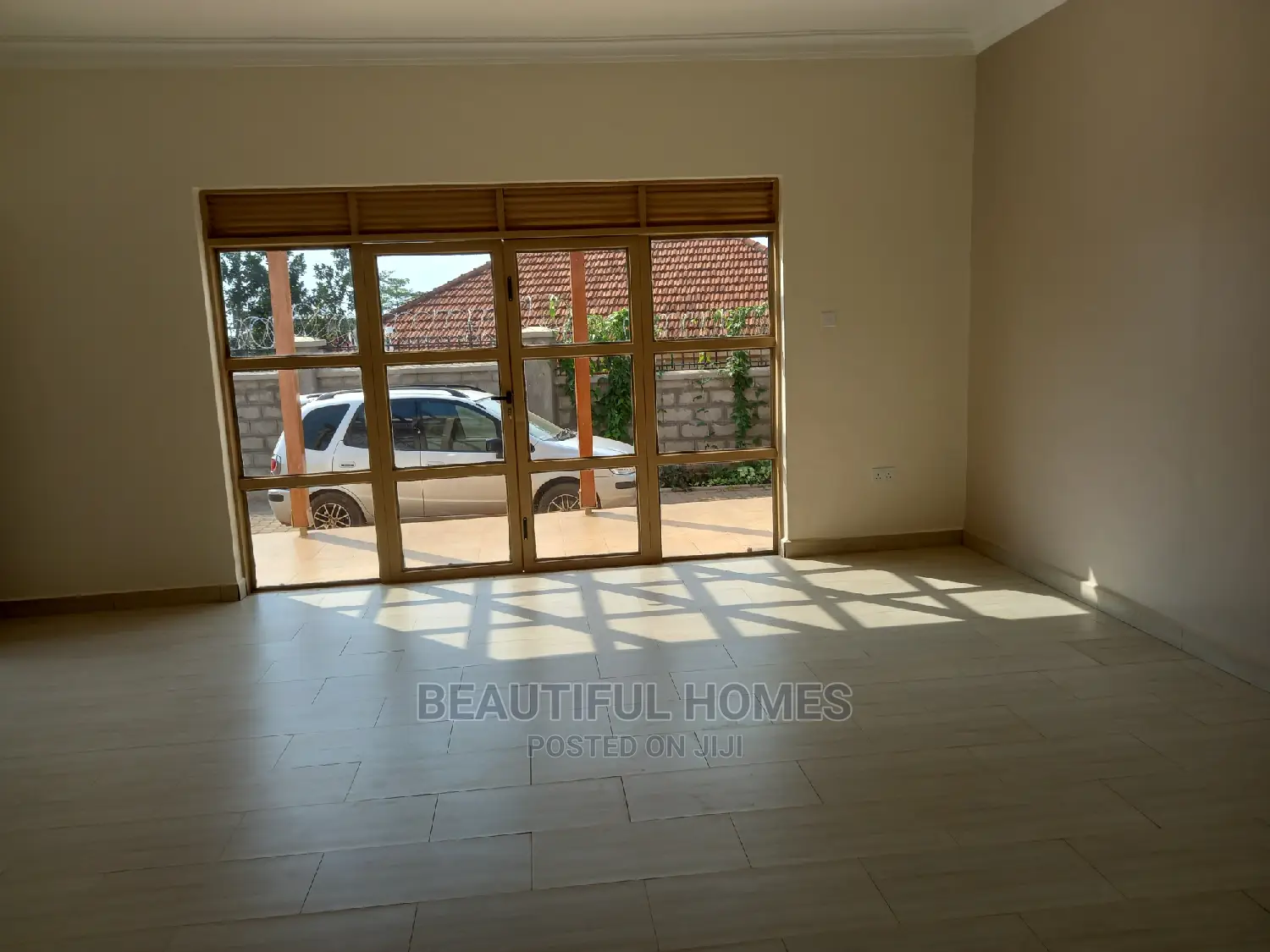 Furnished 4bdrm House in Tarmacked, Kira for Sale in Kira