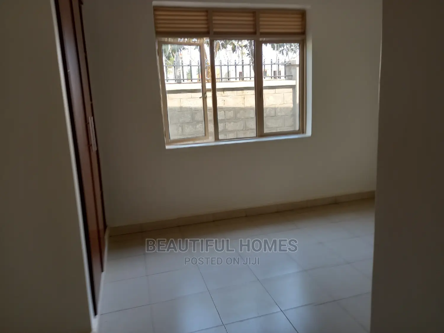 Furnished 4bdrm House in Tarmacked, Kira for Sale in Kira