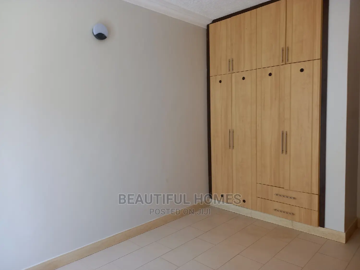 Furnished 2bdrm Block of Flats in Kisaasi, Central Division for Sale in Central Division