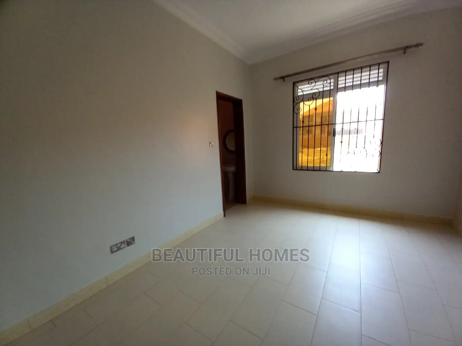 Furnished 2bdrm Block of Flats in Kisaasi, Central Division for Sale in Central Division