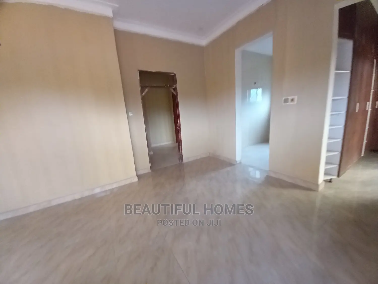 Furnished 4bdrm Mansion in Diplomat Village, Kira for Sale in Kira