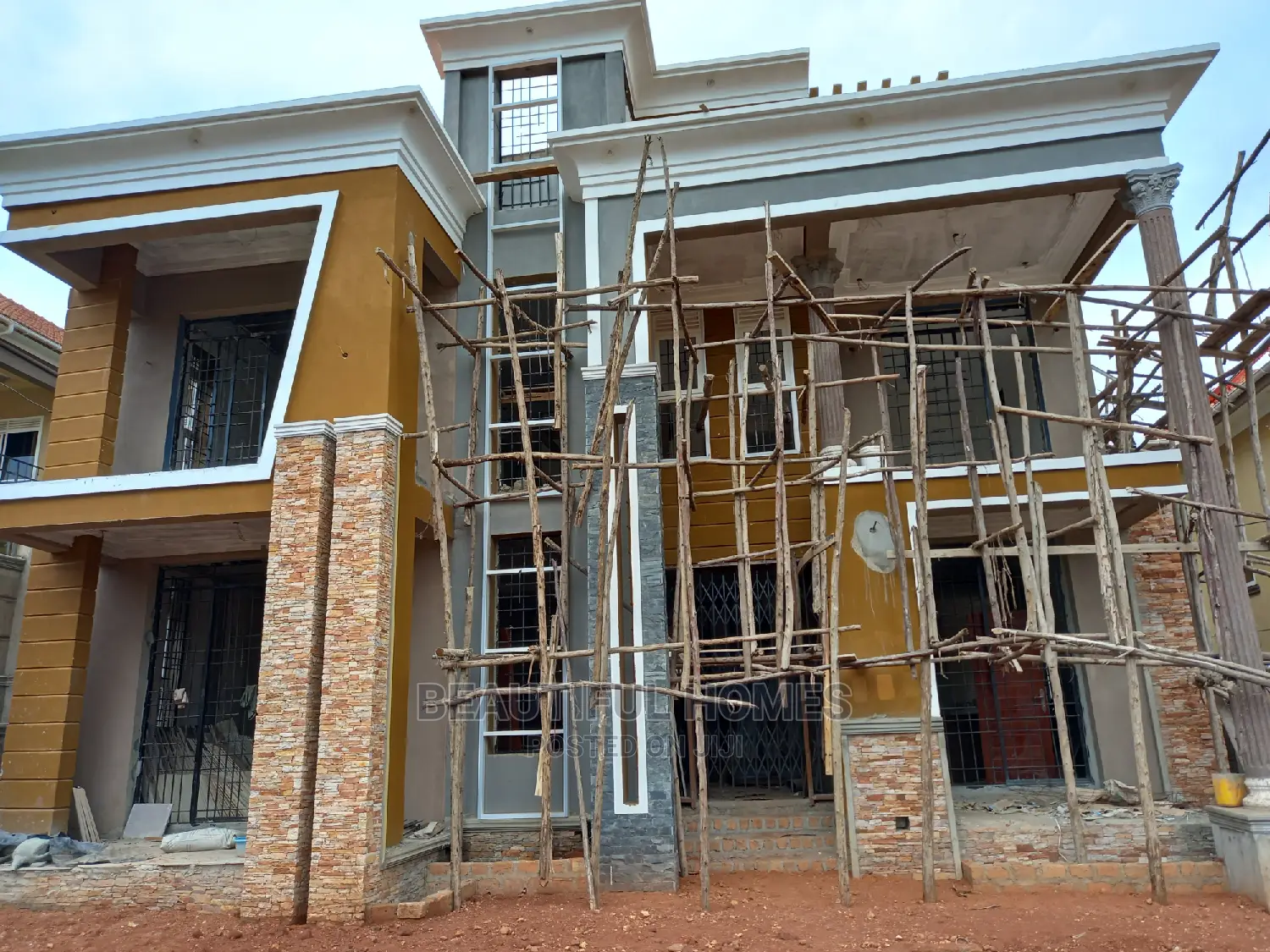 Furnished 5bdrm Maisonette in Gorgeous, Kira for Sale in Kira