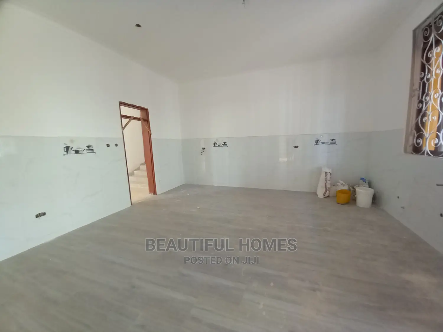 Furnished 5bdrm Maisonette in Gorgeous, Kira for Sale in Kira