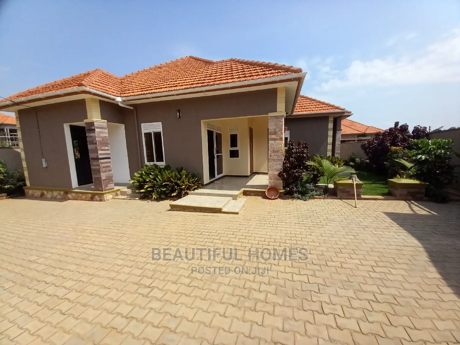 Furnished 4bdrm House in Tarmack Neighborhood, Kira for Sale in Kira