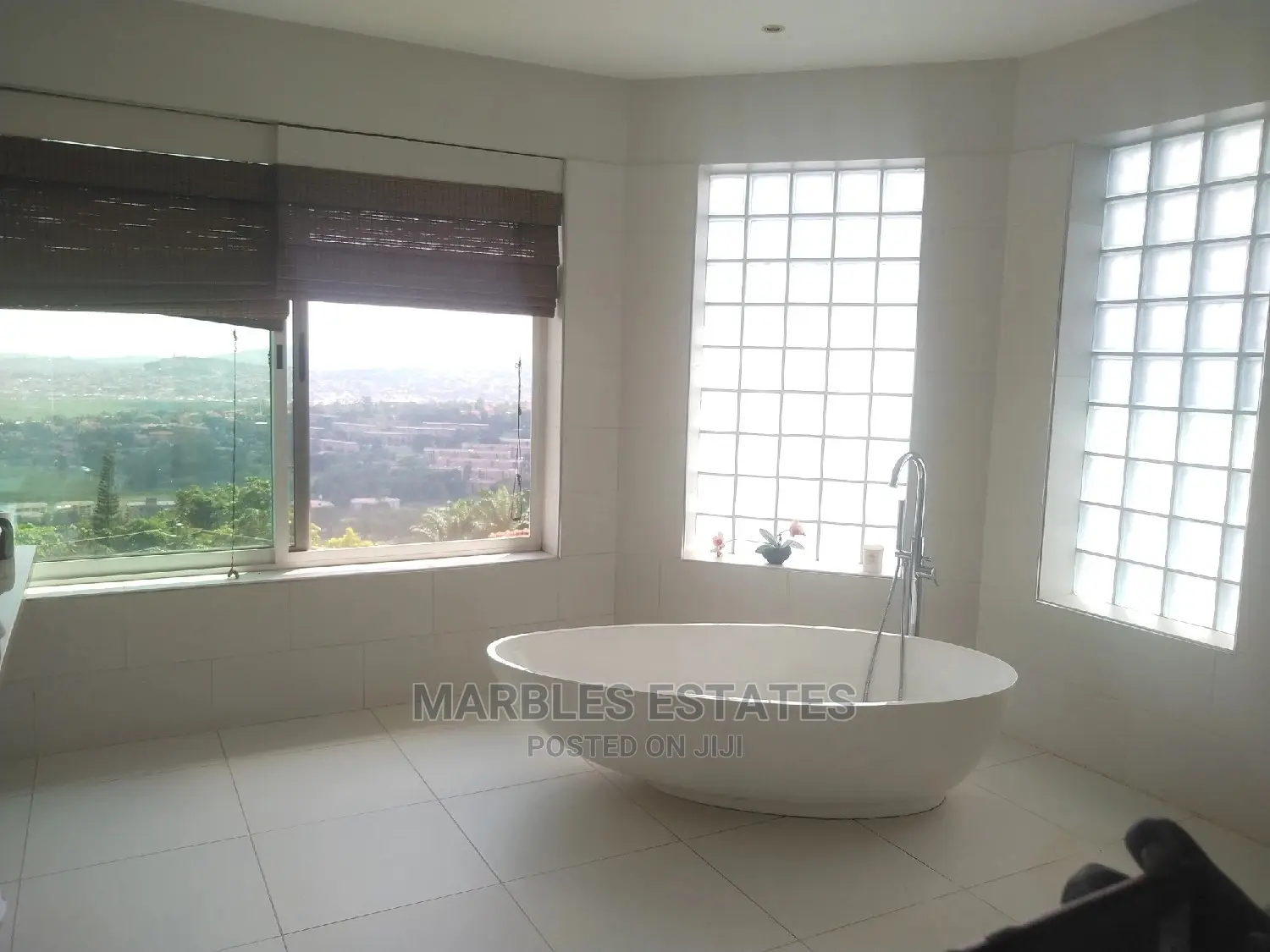 5bdrm Townhouse/Terrace in Mbuya, Central Division for Rent in Central Division