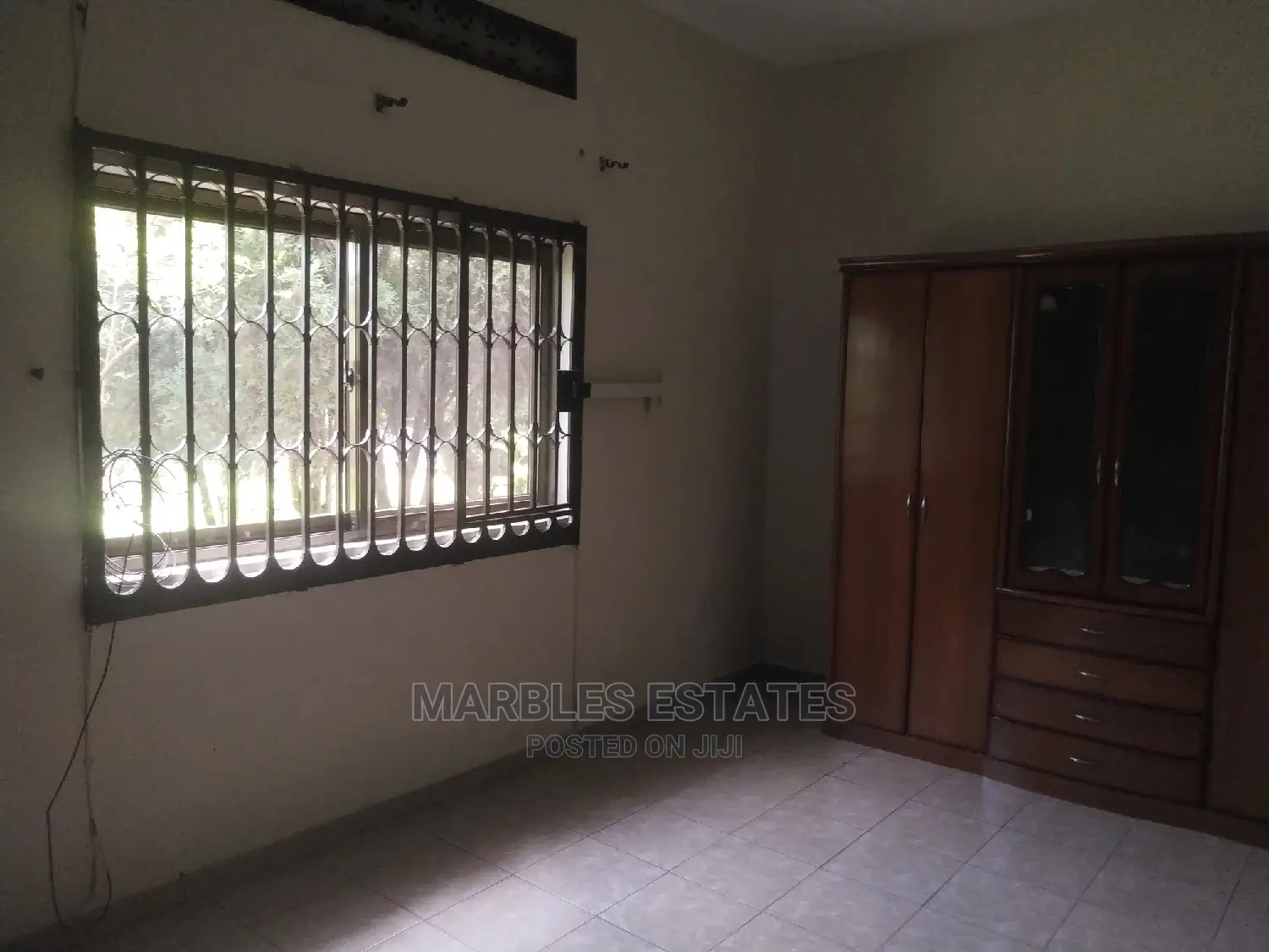 4bdrm Bungalow in Bugolobi, Central Division for Sale in Central Division