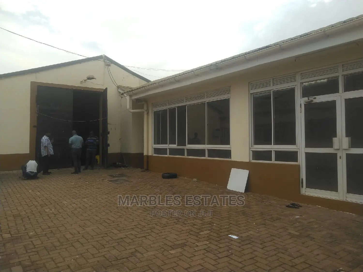 Warehouse for Rent With Show Room 500 Square Meters at $7 in Central Division