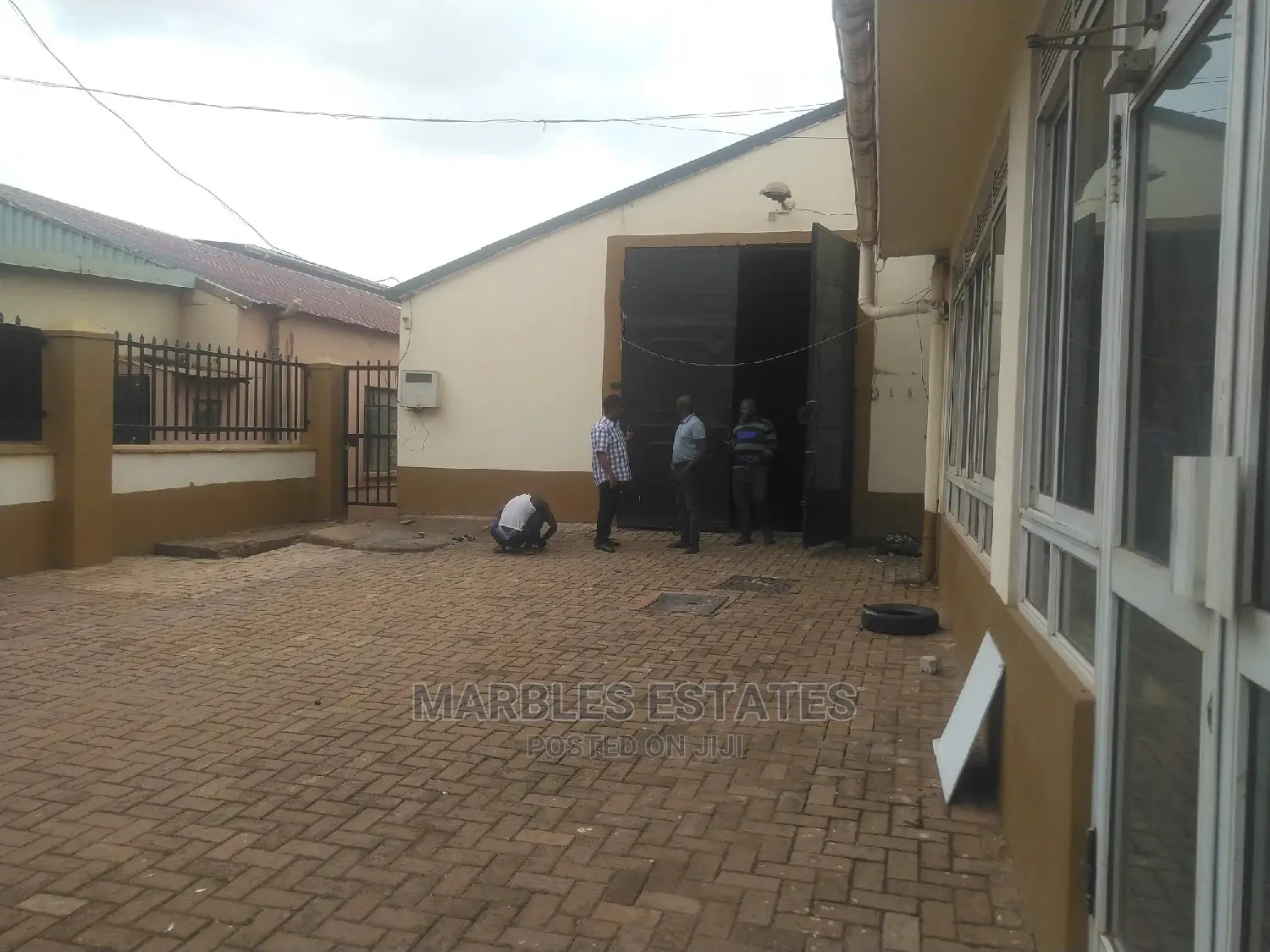 Warehouse for Rent With Show Room 500 Square Meters at $7 in Central Division
