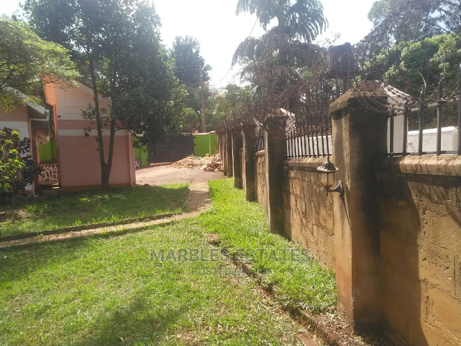 3bdrm Maisonette in Naguru, Central Division for Rent in Central Division