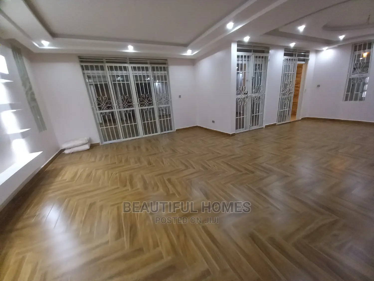 Furnished 4bdrm Mansion in Kyanja, Central Division for Sale in Central Division