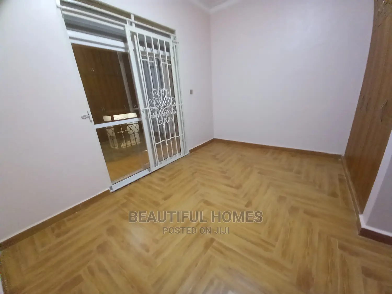 Furnished 4bdrm Mansion in Kyanja, Central Division for Sale in Central Division