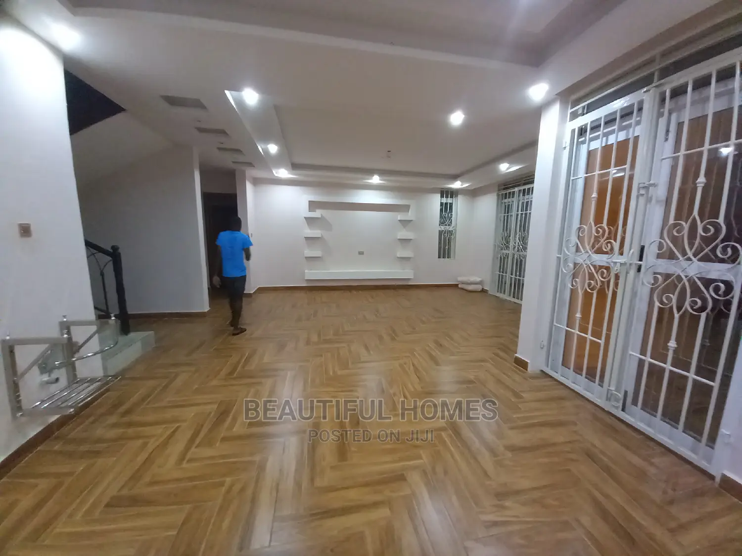 Furnished 4bdrm Mansion in Kyanja Tarmack All, Kira for Sale in Kira
