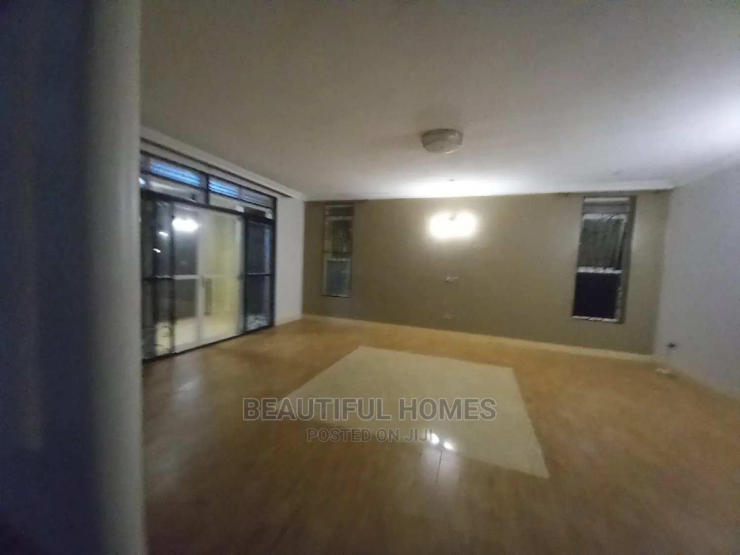 Furnished 7bdrm Mansion in All Tarmack, Kira for Sale in Kira