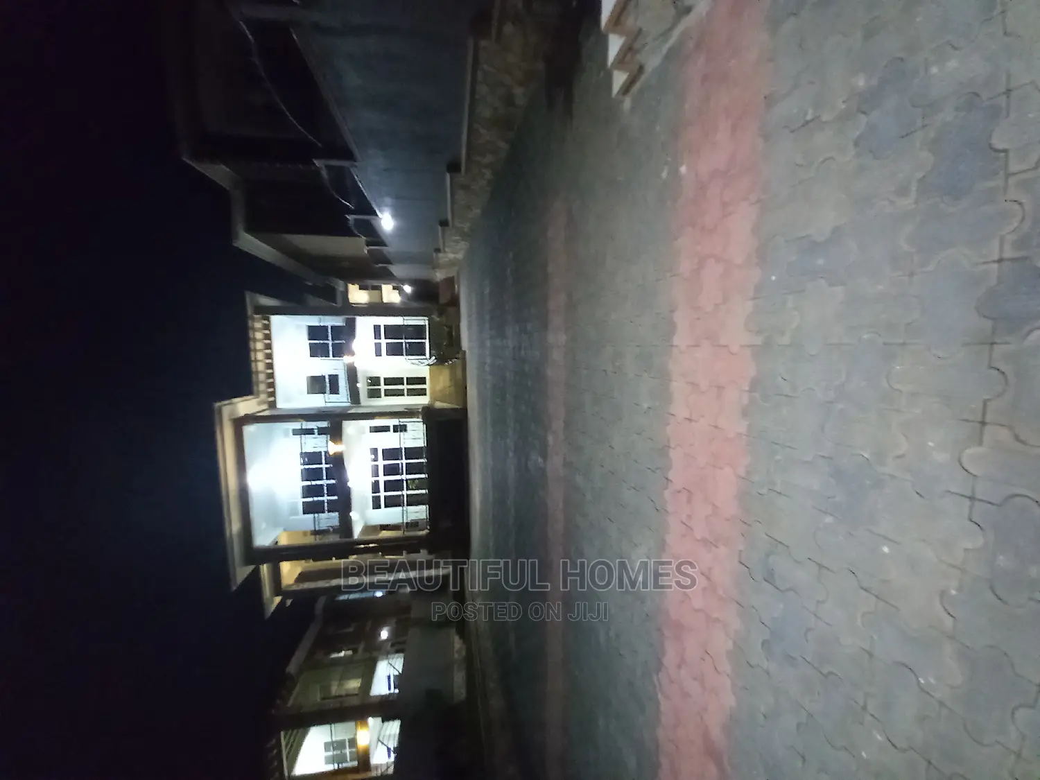 Furnished 7bdrm Mansion in All Tarmack, Kira for Sale in Kira