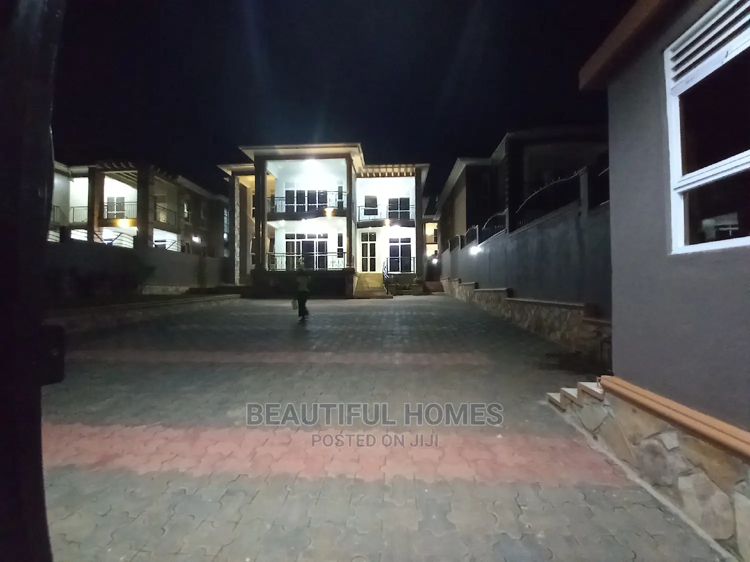 Furnished 7bdrm Mansion in Kira Classy for Sale in Kira