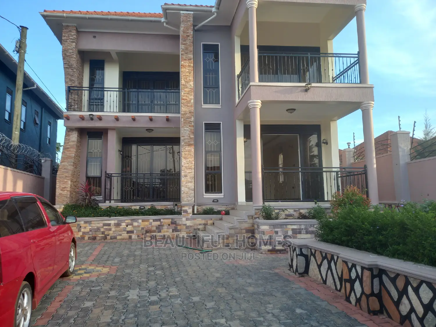 Furnished 5bdrm Mansion in Tarmacked Area, Kira for Sale in Kira