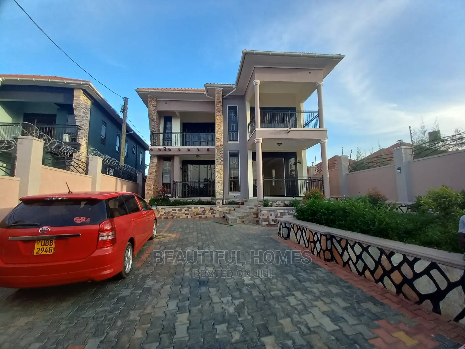 Furnished 5bdrm Mansion in Tarmacked Area, Kira for Sale in Kira