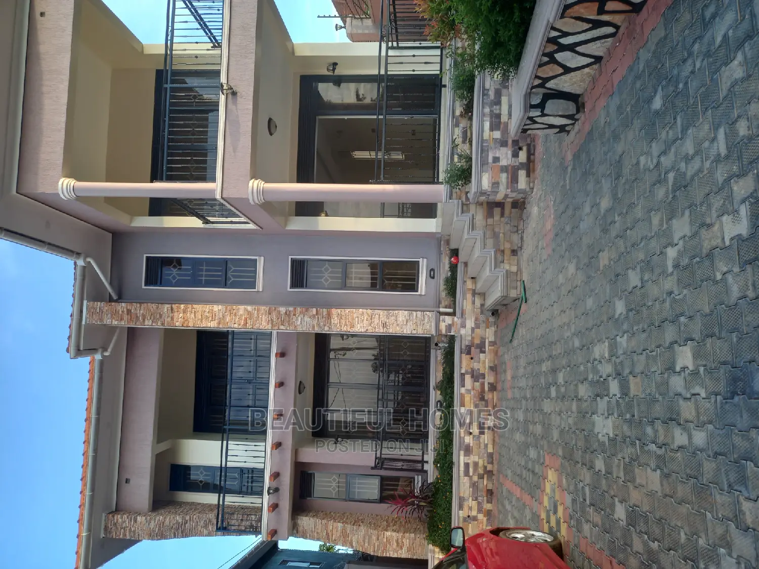 Furnished 5bdrm House in Kira Diplomat for Sale in Kira