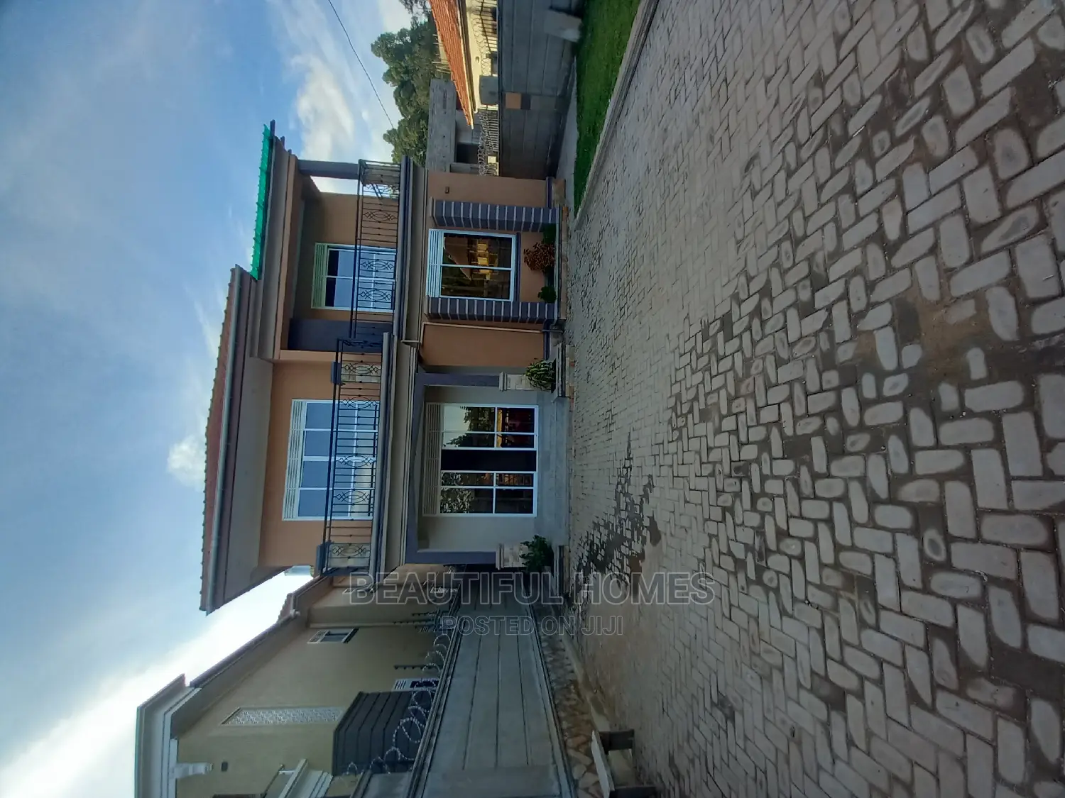 Furnished 4bdrm House in Tarmacked, Kira for Sale in Kira