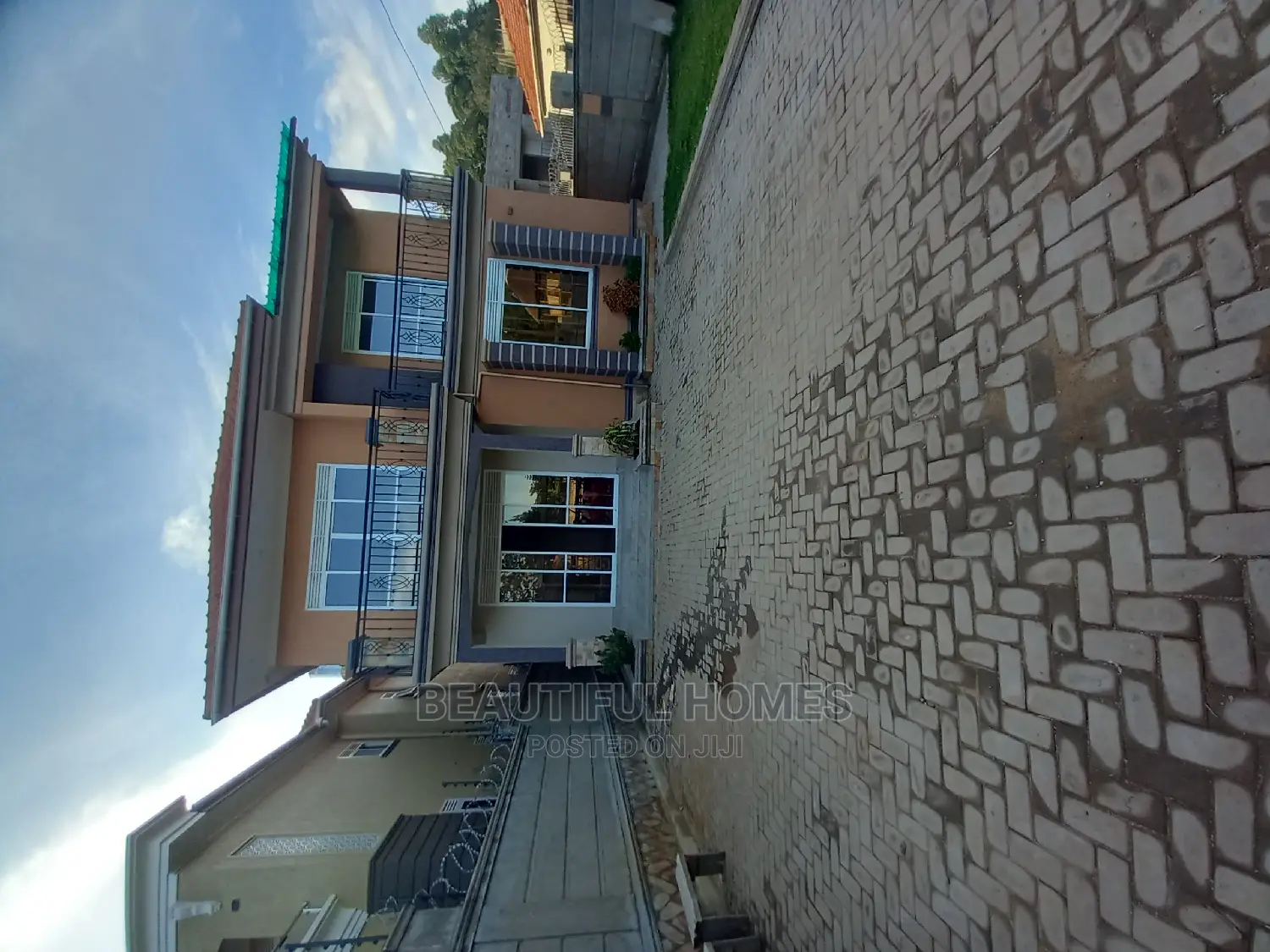 Furnished 4bdrm House in Tarmacked, Kira for Sale in Kira