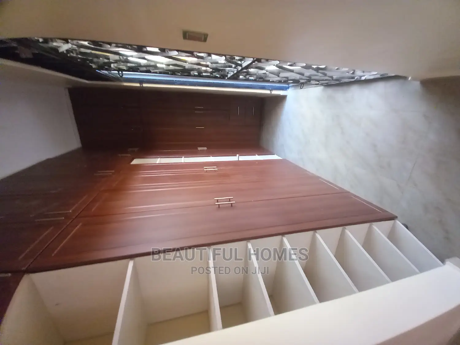 Furnished 4bdrm House in Tarmacked, Kira for Sale in Kira
