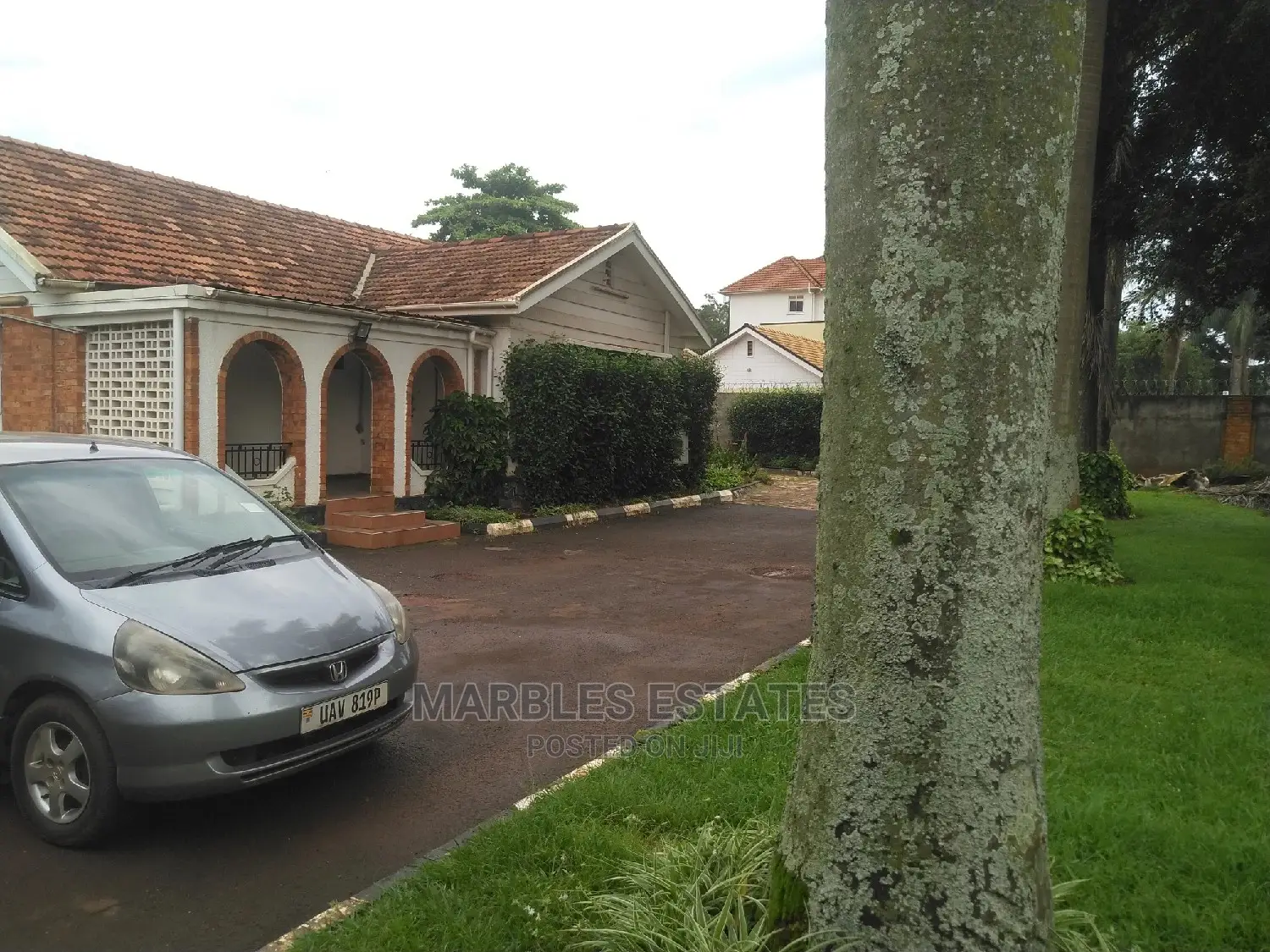 3bdrm Bungalow in Kololo, Central Division for Rent in Central Division