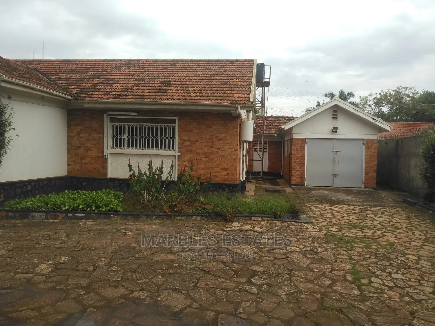 3bdrm Bungalow in Kololo, Central Division for Rent in Central Division