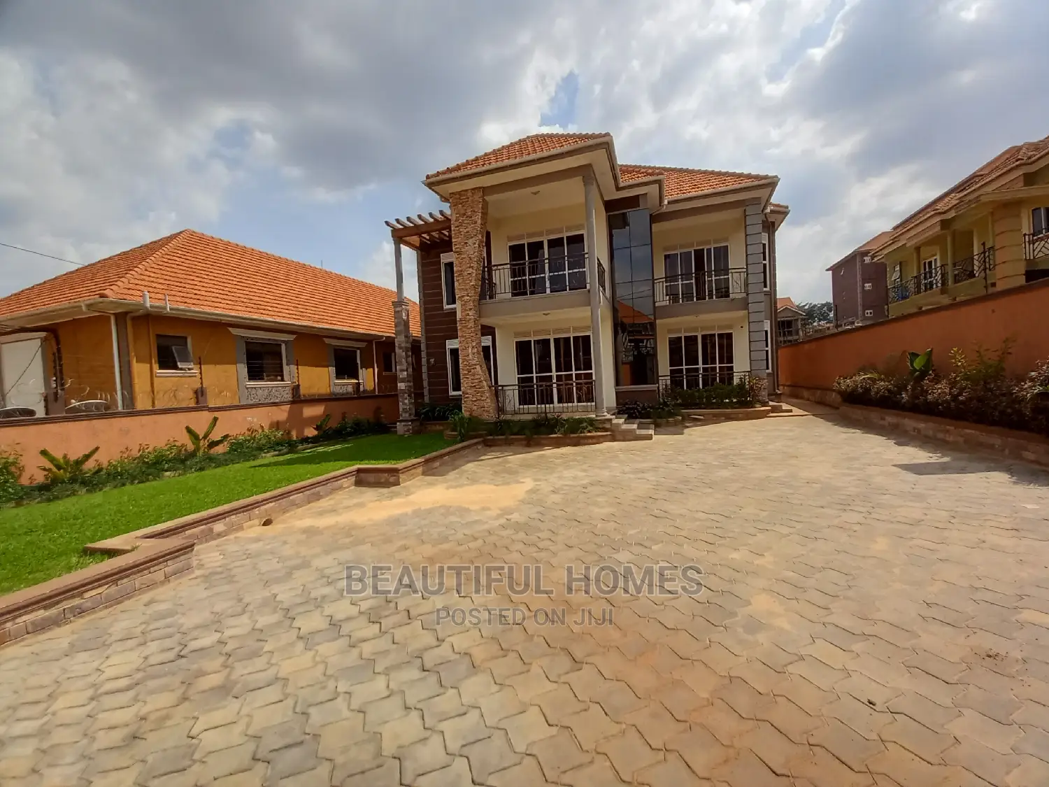 Furnished 6bdrm Mansion in Kisaasi, Central Division for Sale in Central Division