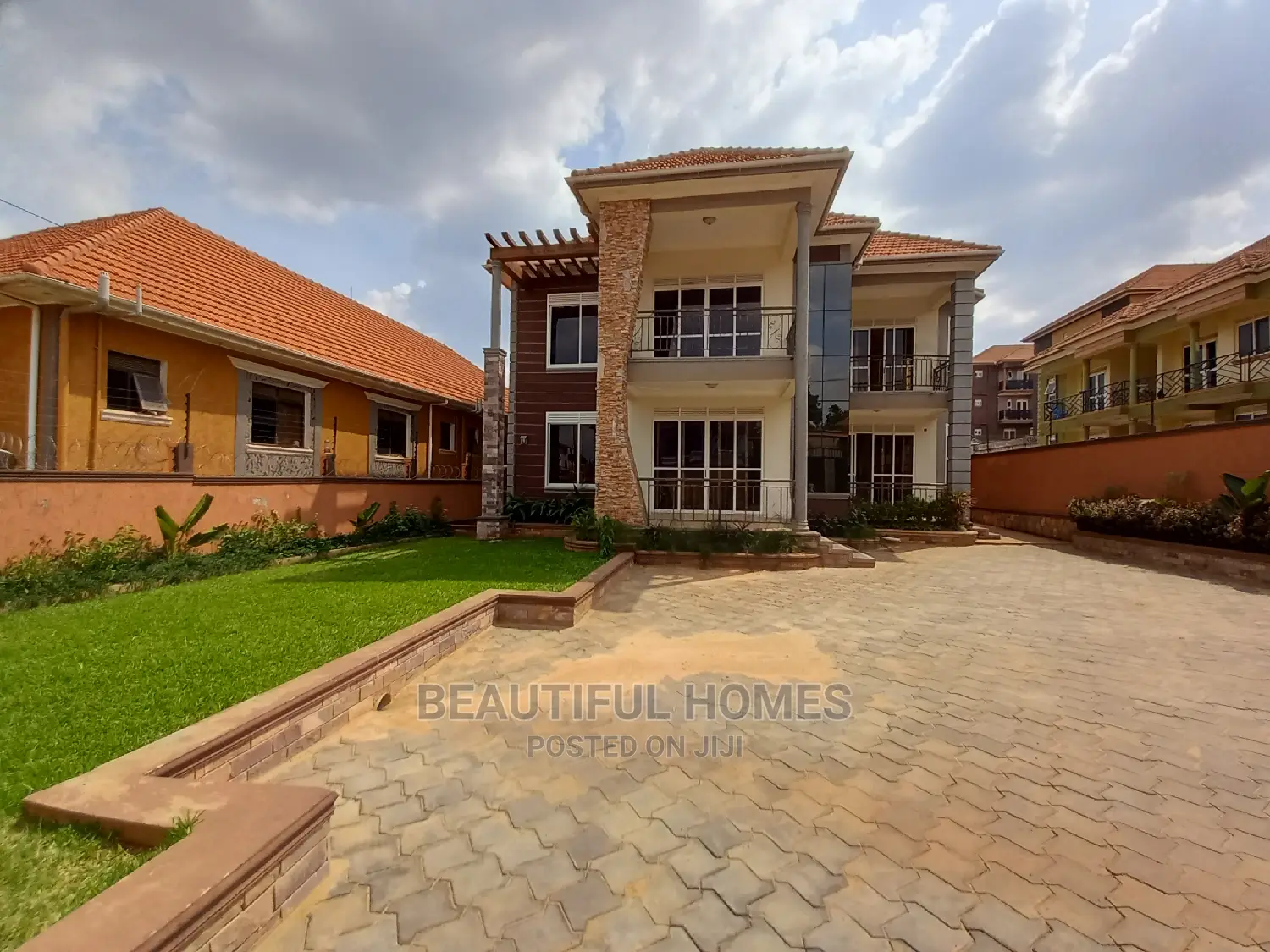 Furnished 6bdrm Mansion in Kisaasi, Central Division for Sale in Central Division