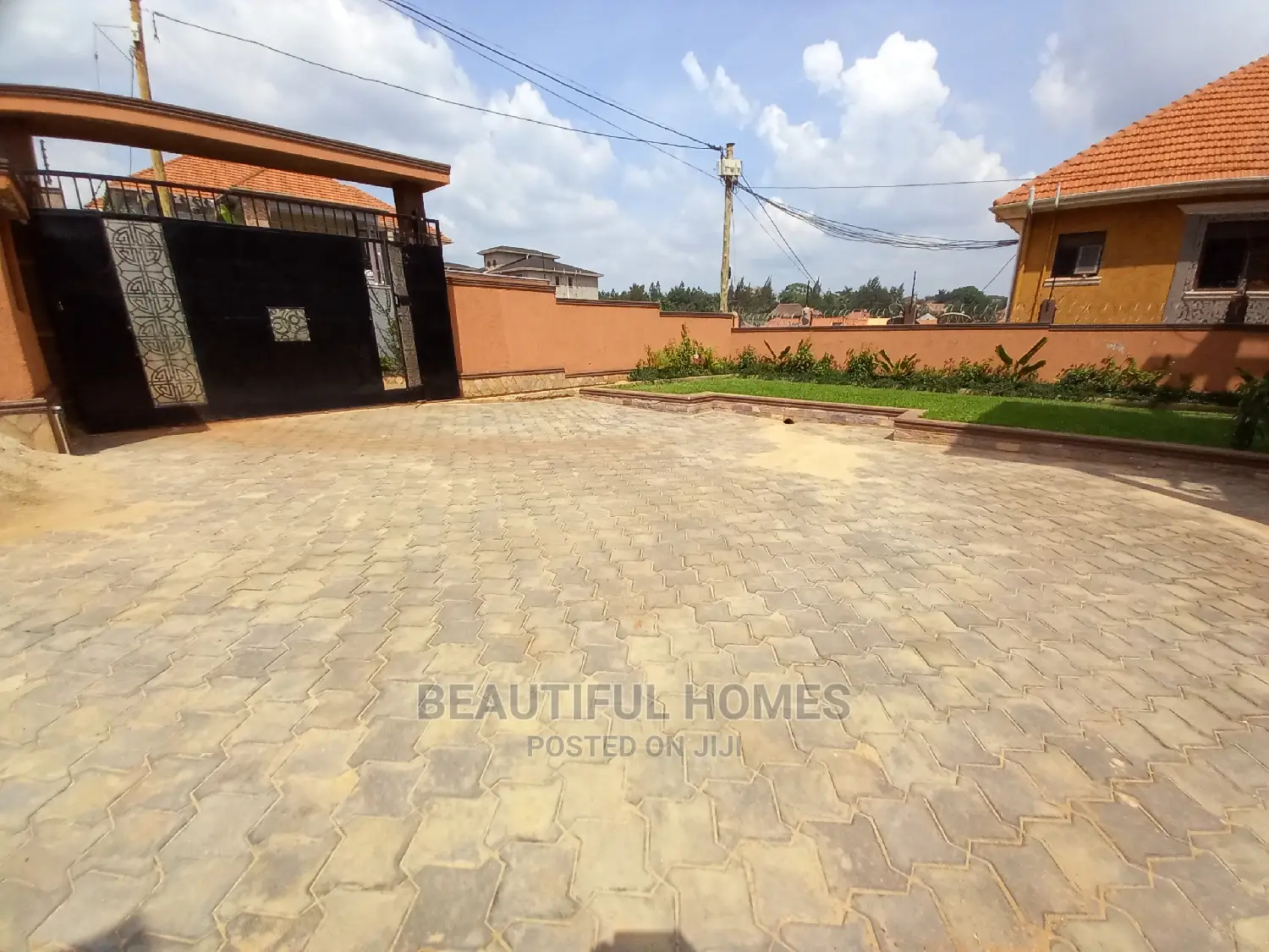 Furnished 6bdrm Mansion in Kisaasi, Central Division for Sale in Central Division
