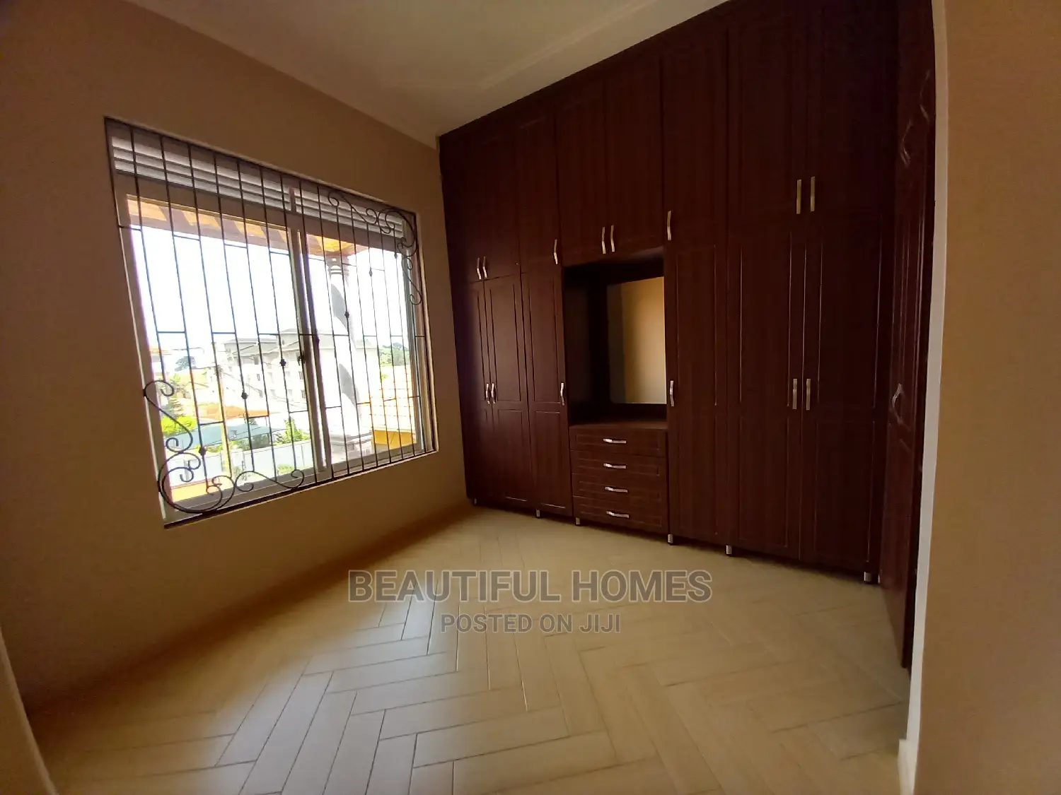 Furnished 6bdrm Mansion in Kisaasi, Nakawa for Sale in Nakawa