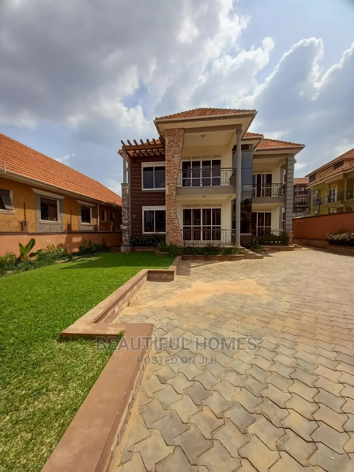 Furnished 6bdrm Mansion in Kisaasi, Nakawa for Sale in Nakawa