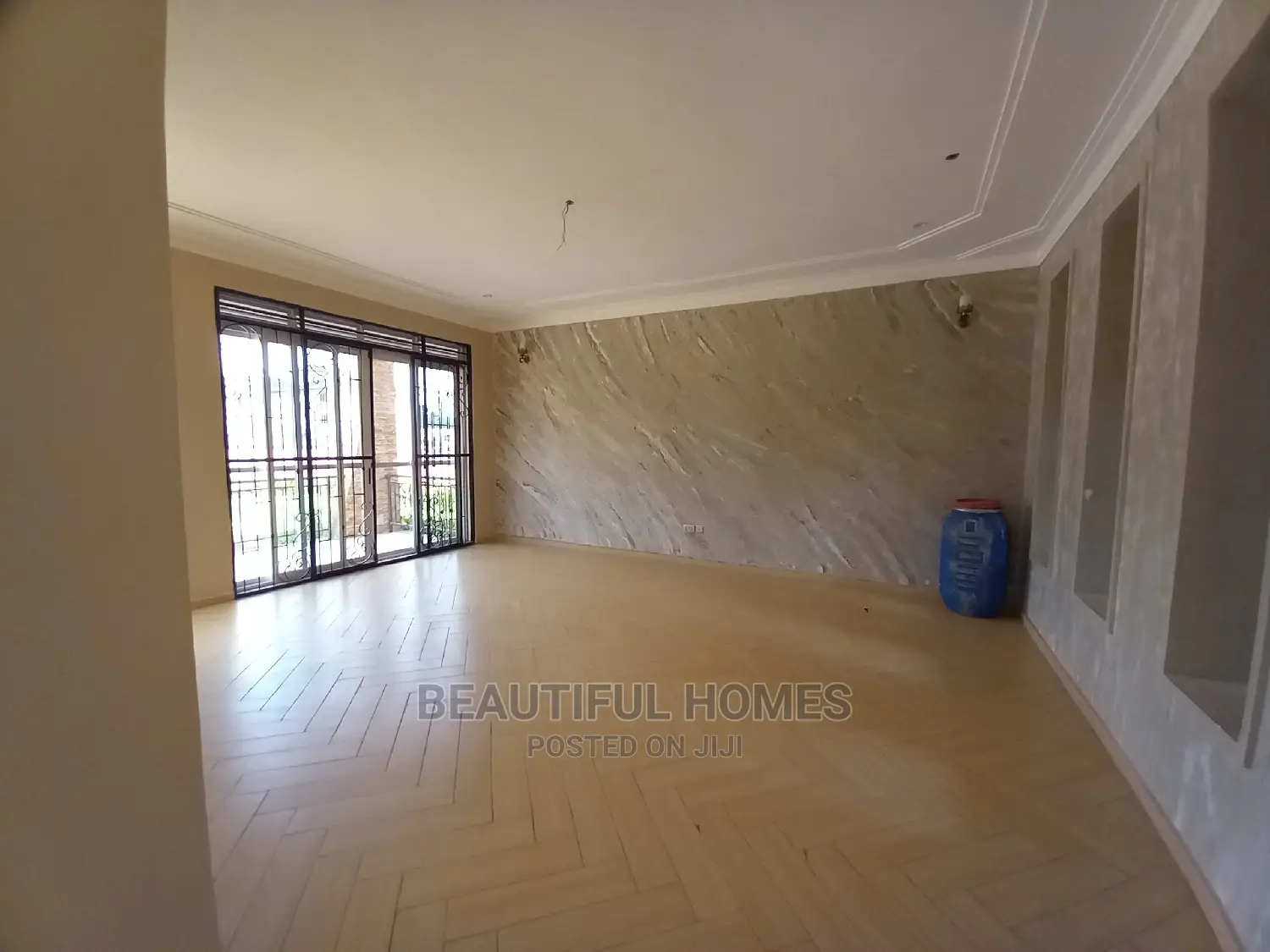 Furnished 6bdrm Mansion in Kisaasi, Nakawa for Sale in Nakawa