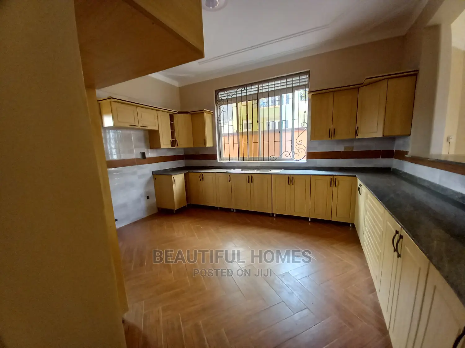 Furnished 6bdrm Mansion in Kisaasi, Nakawa for Sale in Nakawa
