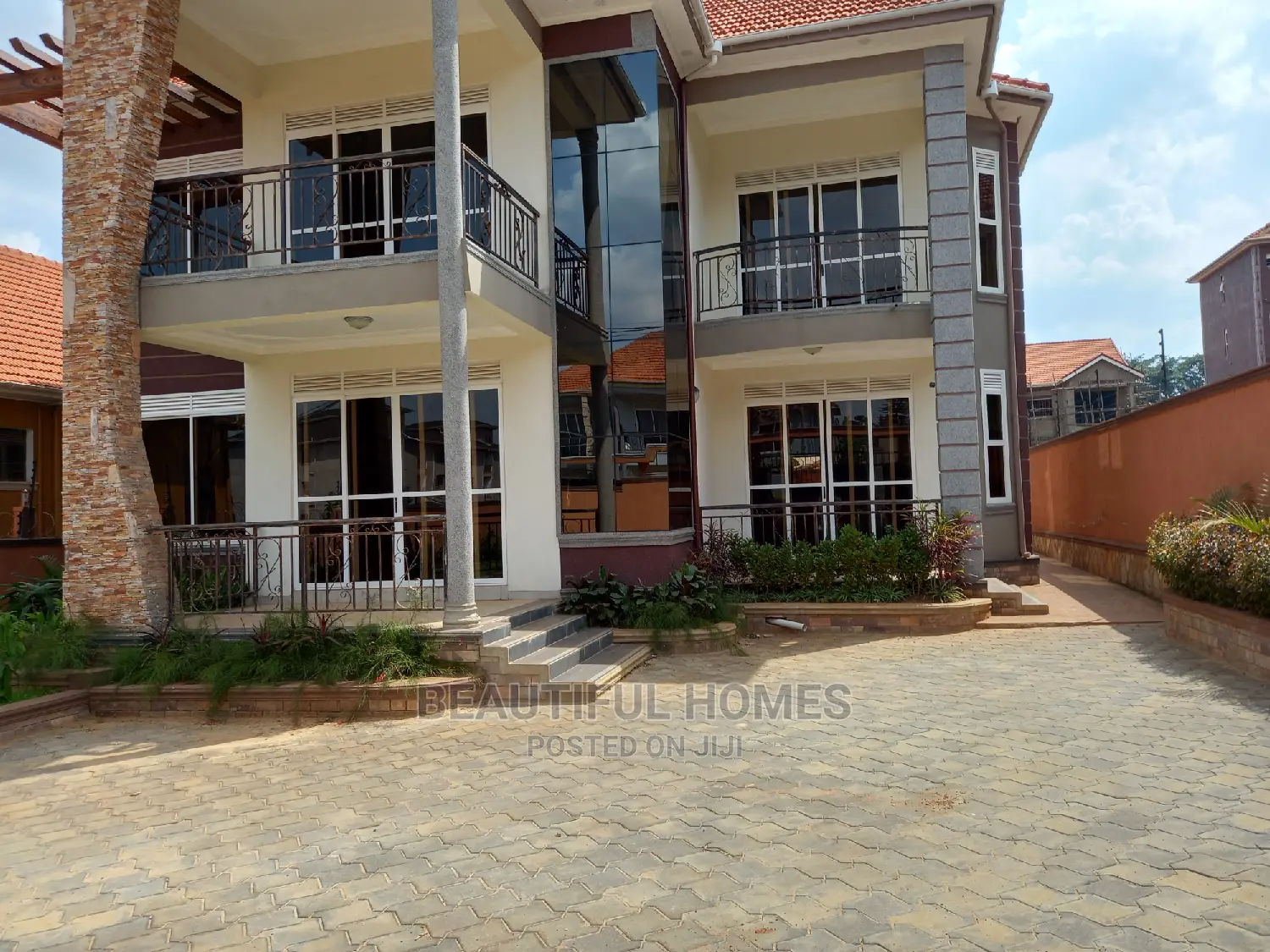 Furnished 6bdrm Mansion in Kisaasi, Nakawa for Sale in Nakawa