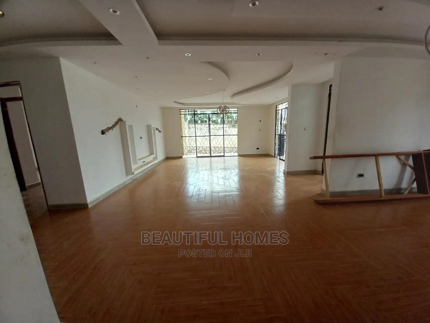 Furnished 6bdrm Mansion in Kira Corporate for Sale in Kira