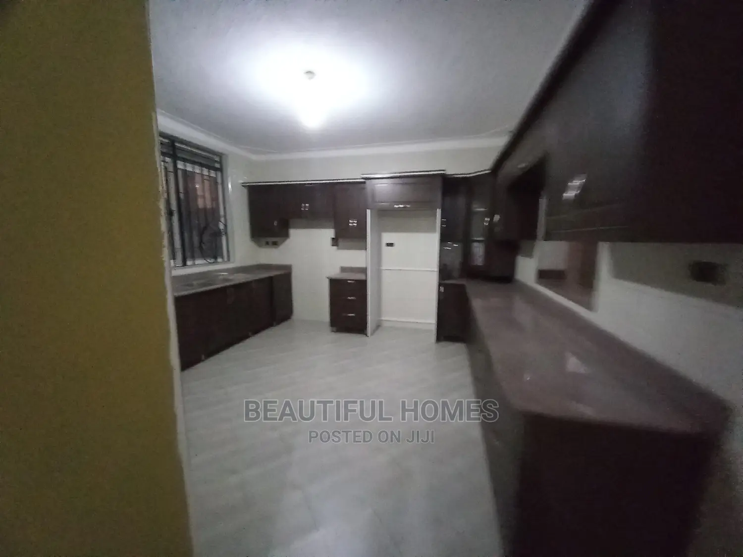 Furnished 6bdrm Mansion in Kira Corporate for Sale in Kira