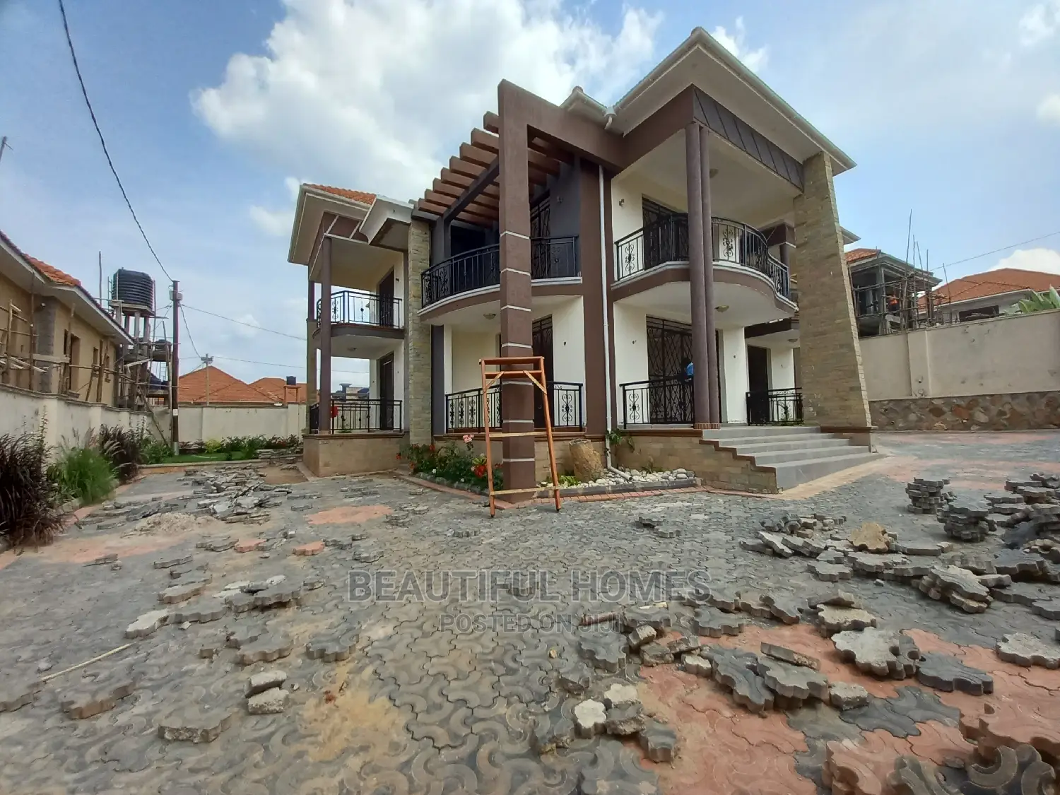 Furnished 6bdrm Mansion in Kira for Sale in Kira