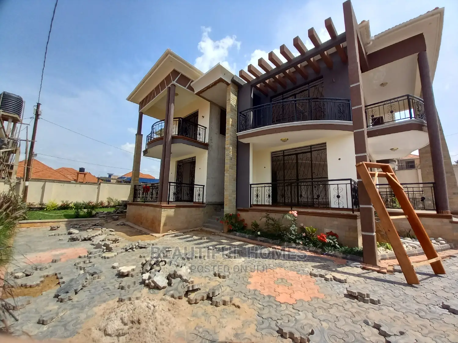 Furnished 6bdrm Mansion in Kira for Sale in Kira