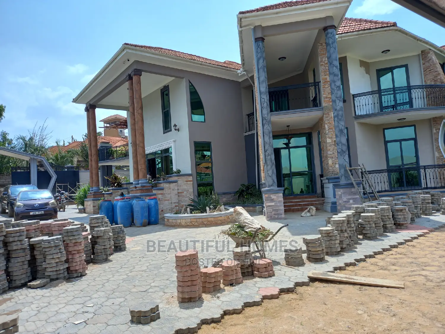 Furnished 7bdrm Mansion in Kira for Sale in Kira