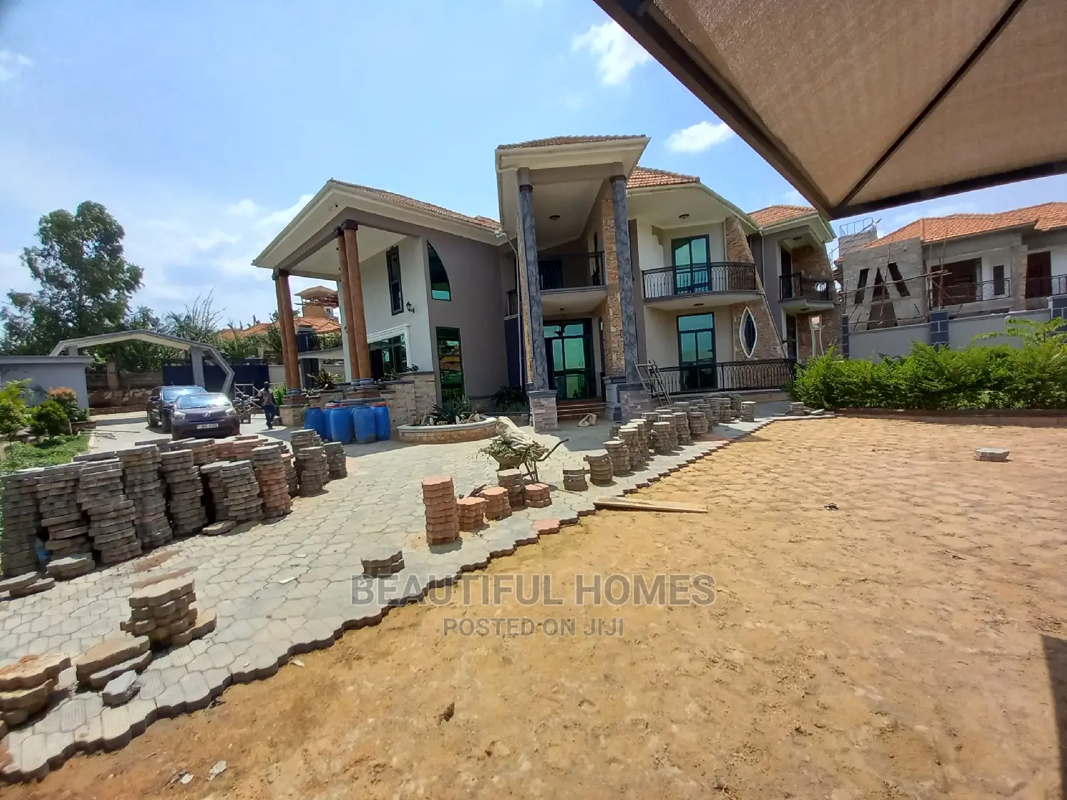 Furnished 7bdrm Mansion in Kira for Sale in Kira