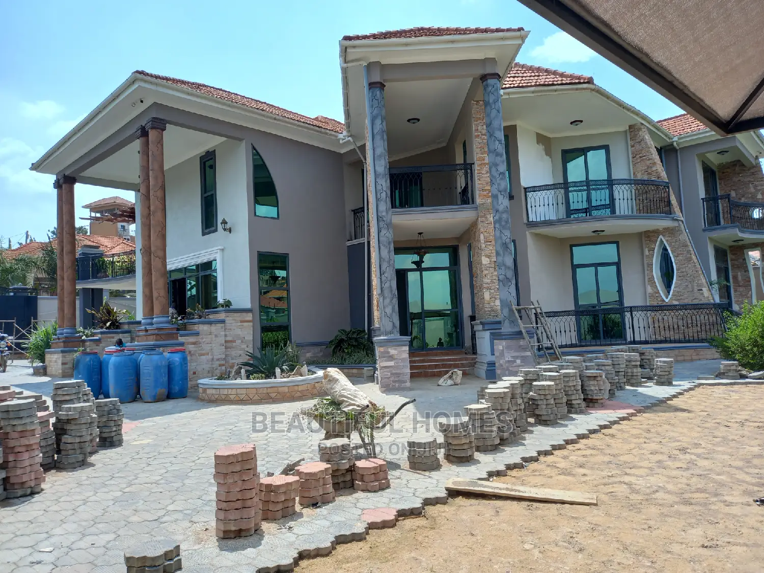 Furnished 7bdrm Mansion in Kira for Sale in Kira