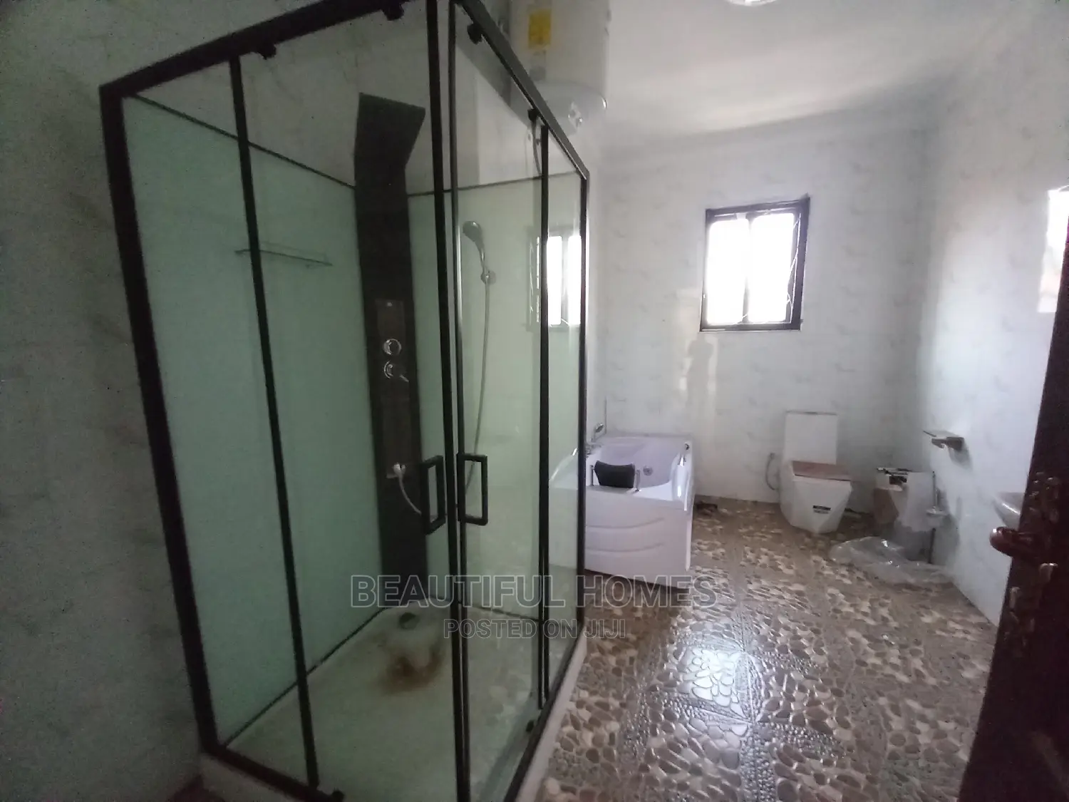 Furnished 7bdrm Mansion in Kira for Sale in Kira