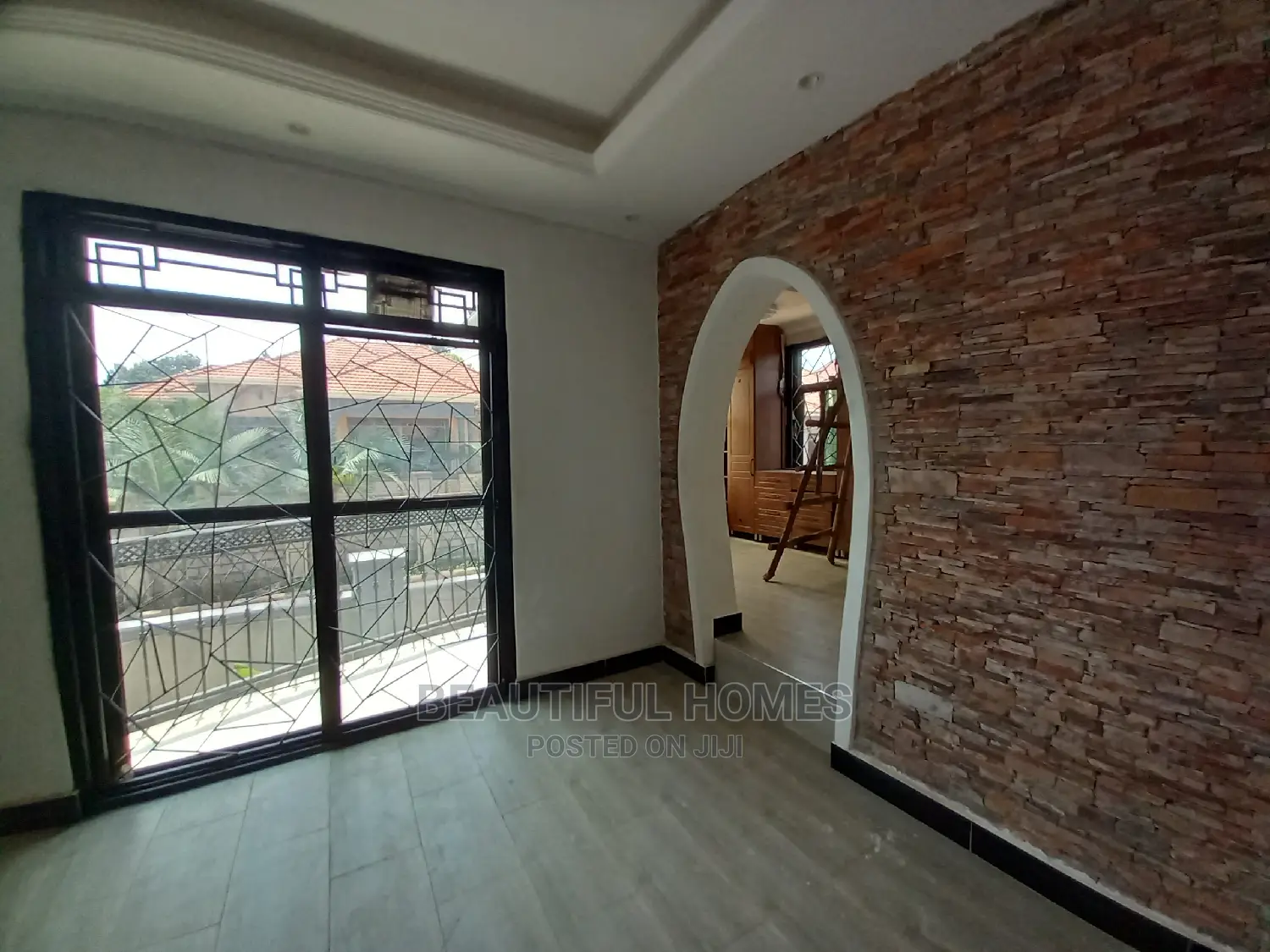 Furnished 7bdrm House in Kira for Sale in Kira