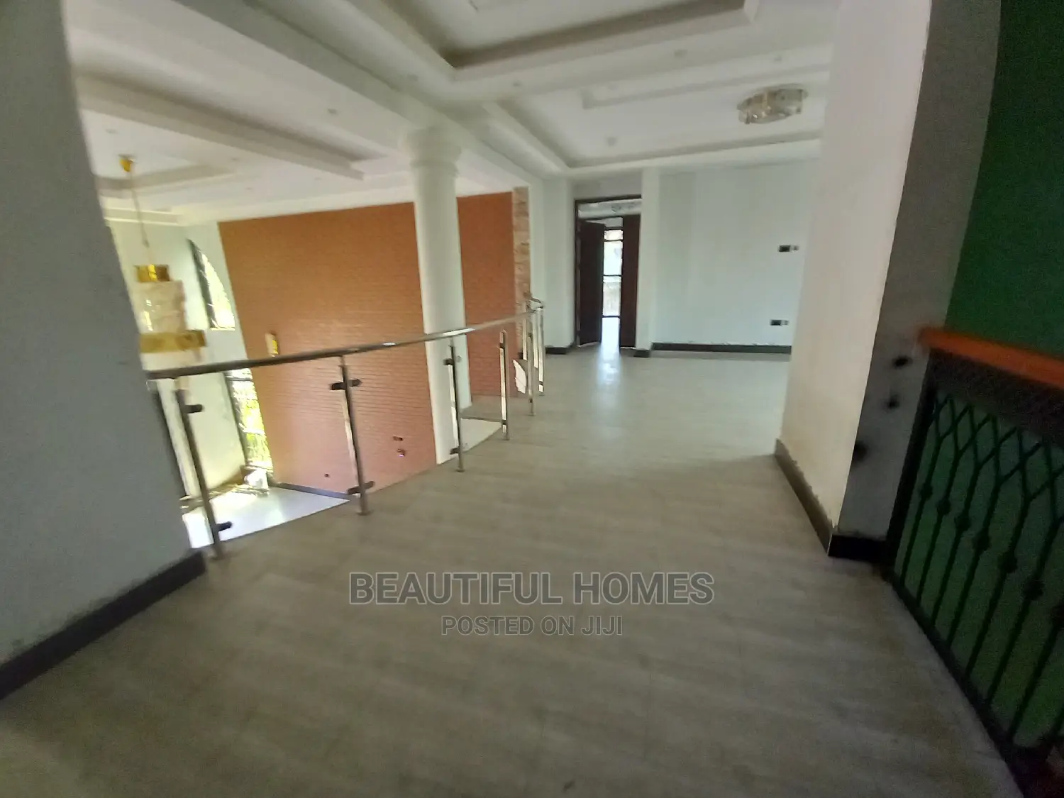 Furnished 7bdrm Mansion in Kira Corporate for Sale in Kira