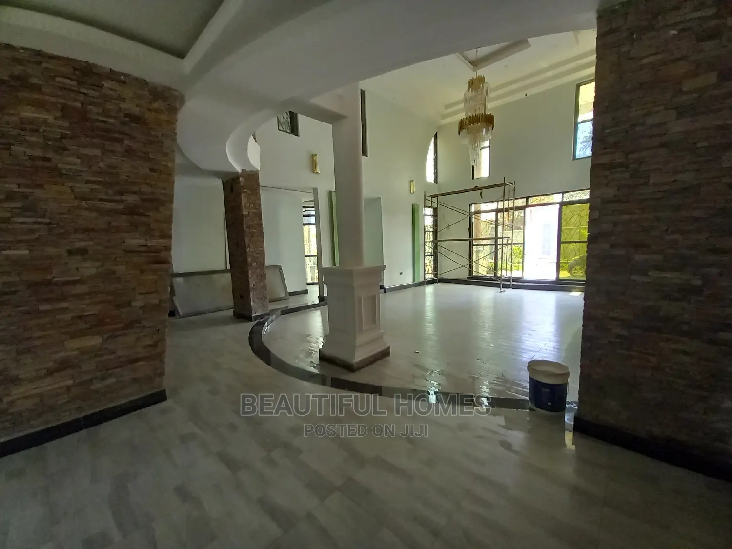 Furnished 7bdrm Mansion in Kira for Sale in Kira
